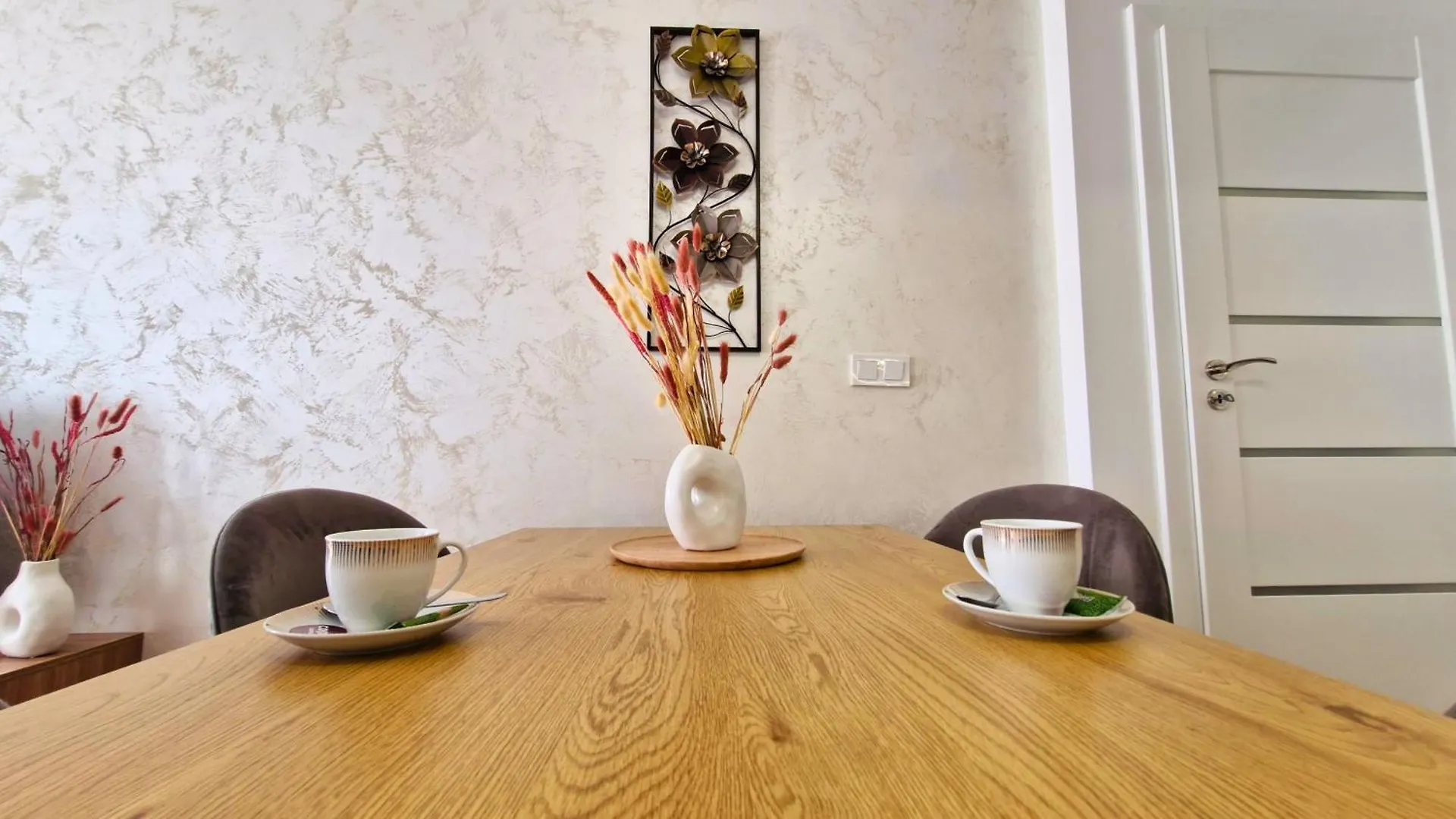 Chic, Sunny And Cozy One Bedroom Bliss Varna Apartment