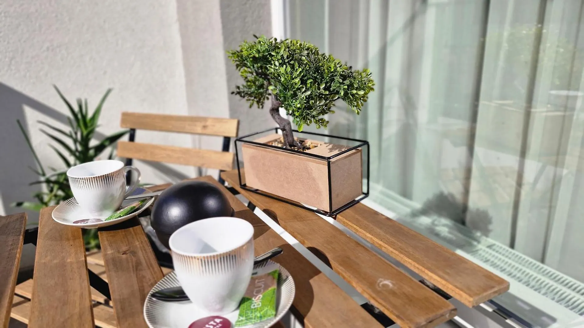 Apartment Chic, Sunny And Cozy One Bedroom Bliss Varna