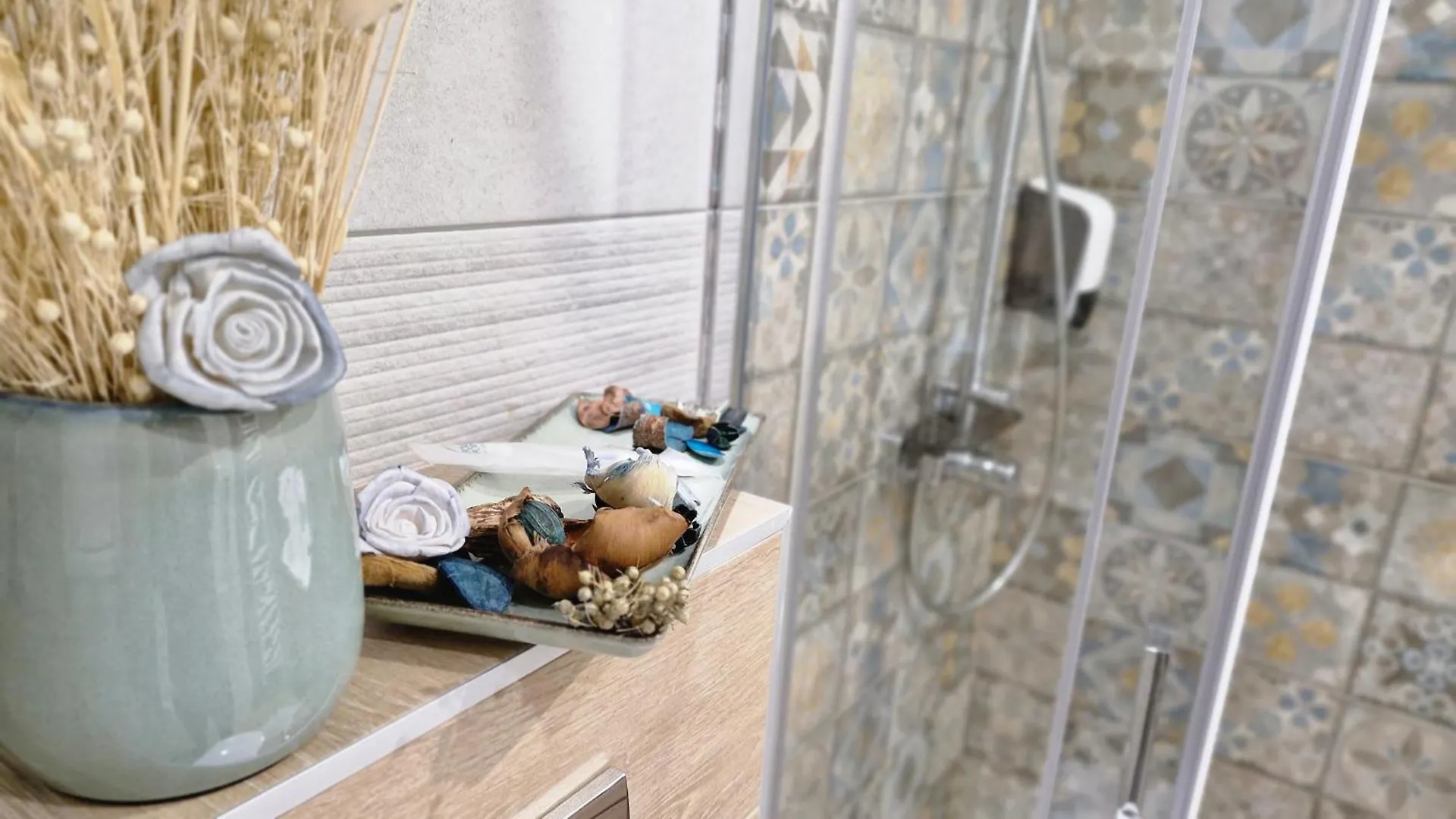 Apartment Chic, Sunny And Cozy One Bedroom Bliss Varna